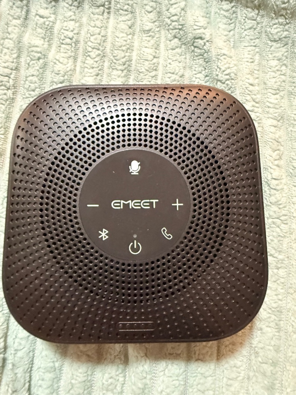 EMEET OfficeCore M0 Plus Bluetooth Conference Speakerphone w/ Case & Cable